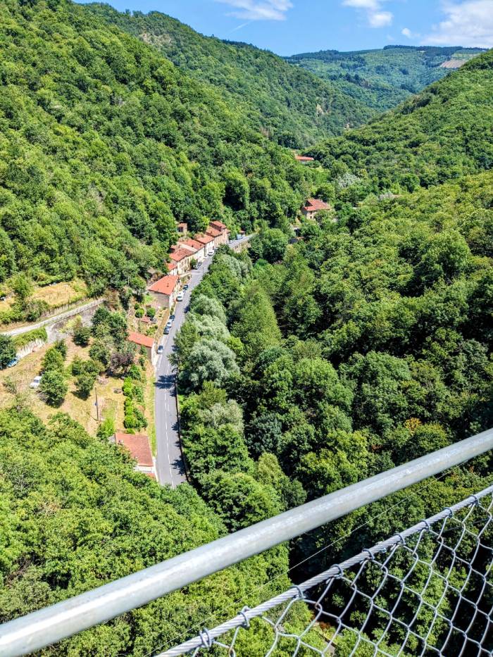 Vallée de l'Arnette, route des usines et lieu-dit du Moulin de l'Oule, photo Voyage en Douce
